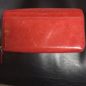 SUPER SOFT LODIS WALLET- Red is good condition 🌺